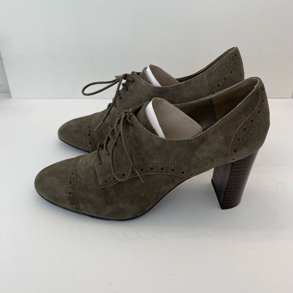 TAHARI NIB Gray / Brown (truffle) Suede Oxford Shoes size 7.5 heel height 3 1/4